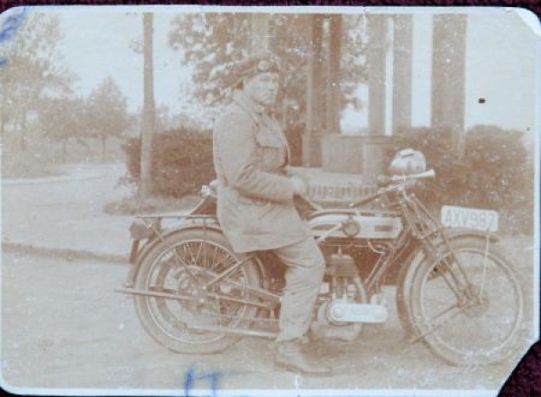 BSA 16 HP Motorbike 1927 Castle Kreuzenstein original photo (8188)